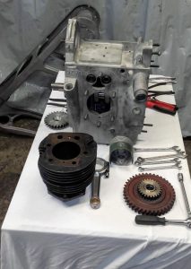 Fahrzeug und Motorreparatur