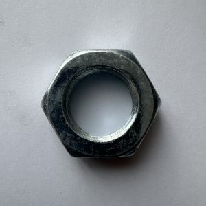 Mutter auf Kurbelwelle für kleines Zahnrad zum Nockenwellenantrieb